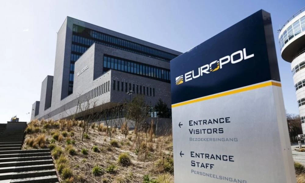 Συνεργασία ΕΛΑΣ-Europol για εξάρθρωση εγκληματικής οργάνωσης - 105 συλλήψεις, 11 Έλληνες (βίντεο)